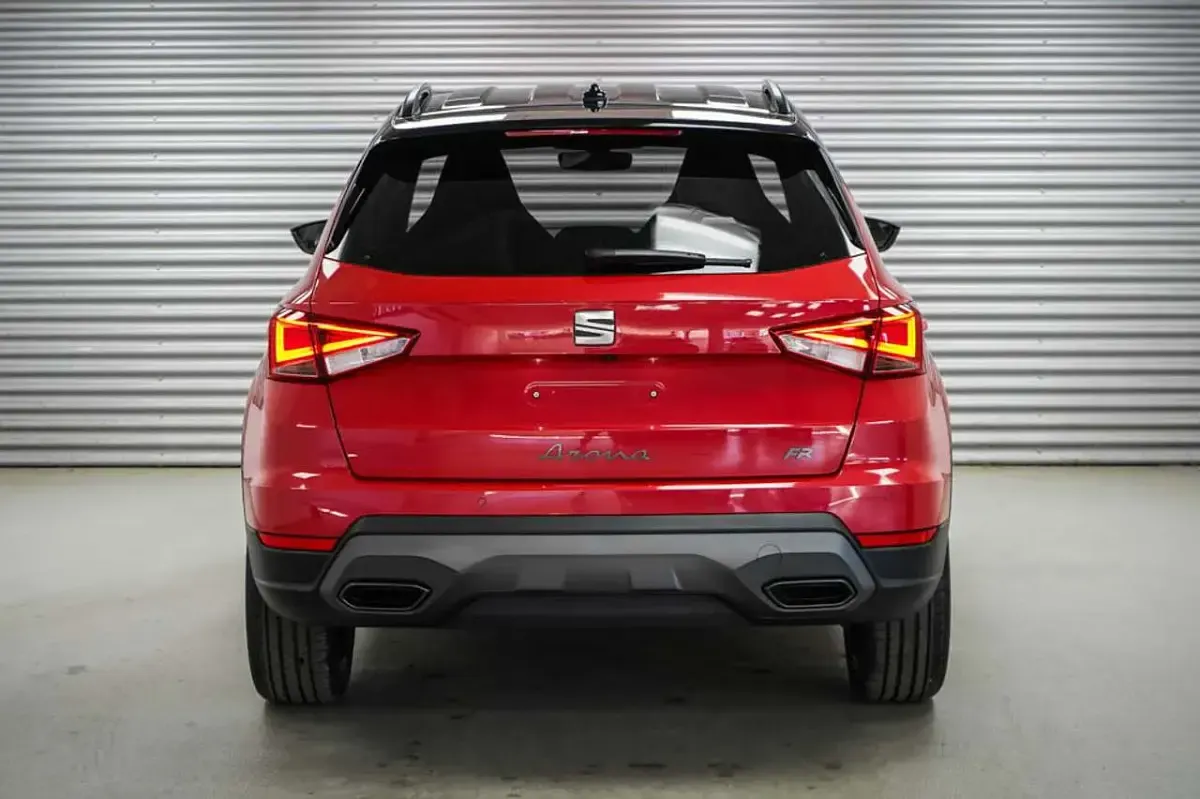 Neu Seat Arona FR 150 PS (110 kW) 2026 Liminal red/dach schwarz SUV