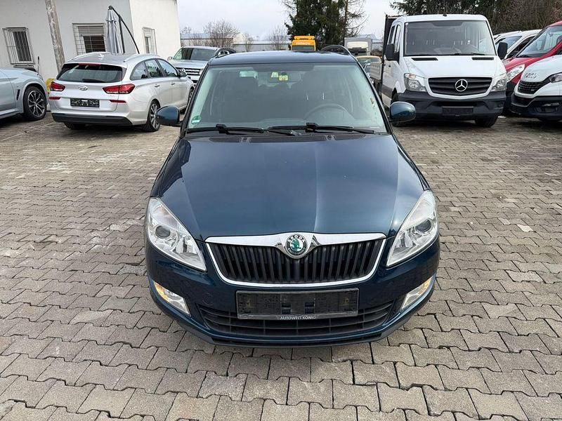 Gebraucht Skoda Fabia Family 86 PS (63 kW) 2011 Blau Kombi