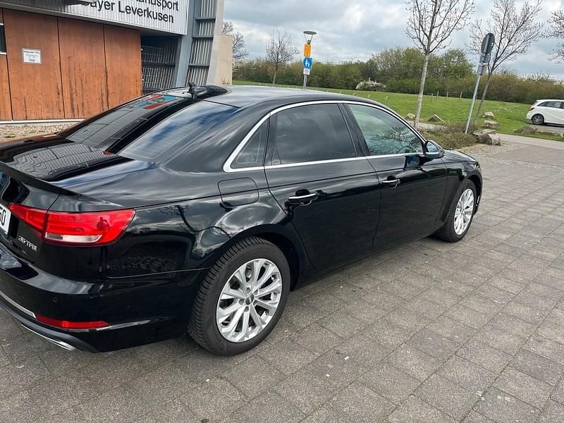 Schwarz Gebraucht 2019 Audi A4 Limousine | 14.500 € (Fairer Preis) - Bild 1/4