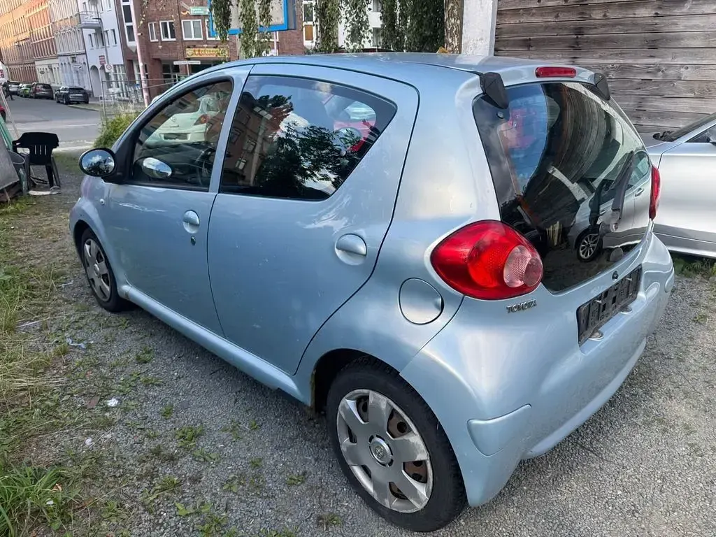 Gebraucht Toyota Aygo Cool 68 PS (50 kW) 2006 Blau Kleinwagen