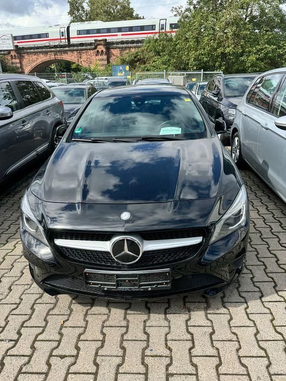 Schwarz Gebraucht 2015 Mercedes CLA220 Limousine | 14.250 € (Fairer Preis) - Bild 1/4