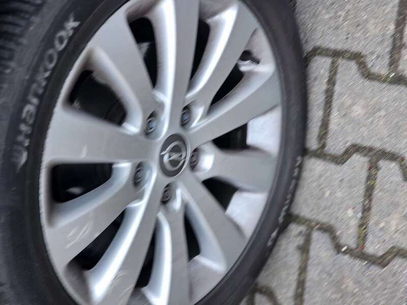 Braun Gebraucht 2012 Opel Zafira Tourer Innovation Van / Kleinbus | 12.500 € (Teuer) - Bild 1/4