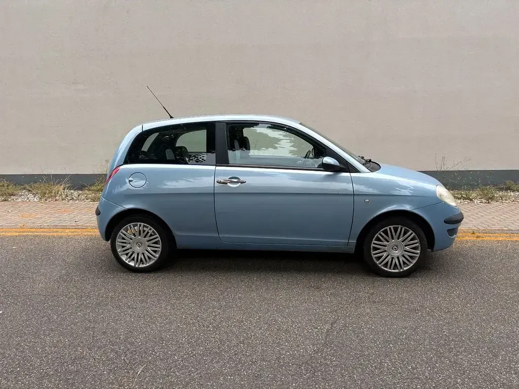 Gebraucht Lancia Ypsilon 60 PS (44 kW) 2006 Blau Kleinwagen