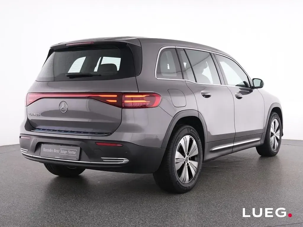 Gebraucht Mercedes EQB250+ Progressive 139 kW (190 PS) 2025 Grau SUV