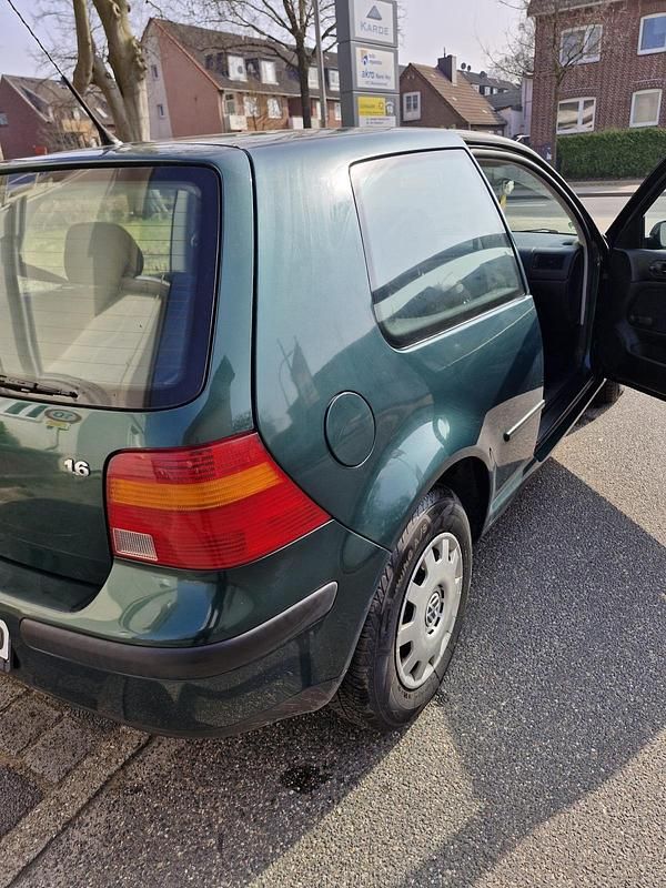Gebraucht VW Golf IV 102 PS (75 kW) 2001 Grün Kleinwagen