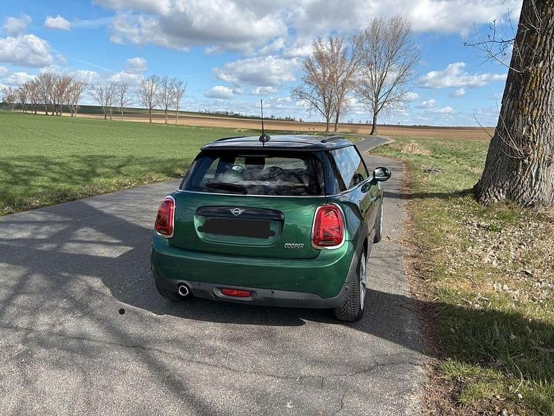 Second-hand Mini Cooper 135 CP (99 kW) 2019 Verde Hatchback