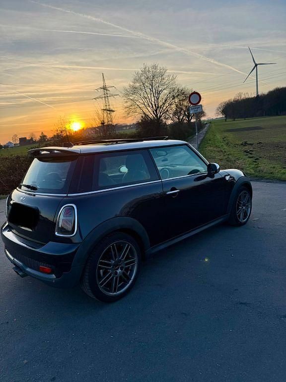 Schwarz Gebraucht 2008 Mini John Cooper Works Kleinwagen | 6.700 € (Fairer Preis) - Bild 1/4