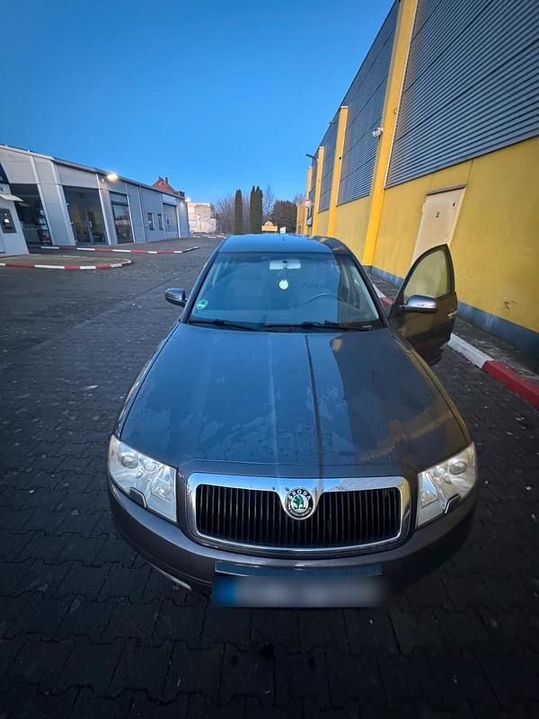 Grau Gebraucht 2005 Skoda Superb Limousine | 2.500 € (Guter Preis) - Bild 1/4