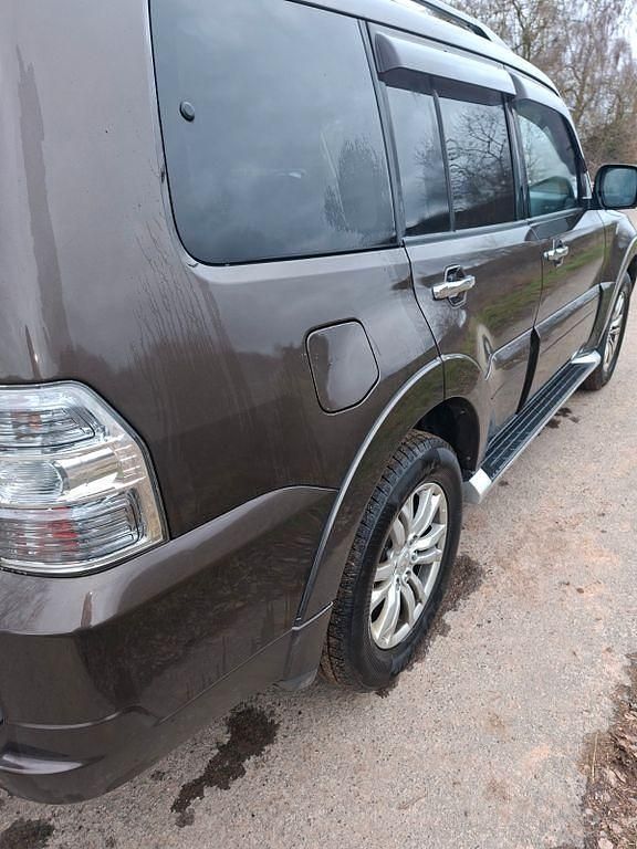 Gebraucht Mitsubishi Pajero Top 190 PS (139 kW) 2017 Braun SUV