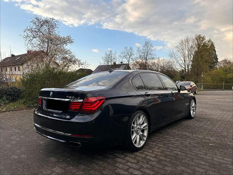 Gebraucht BMW 750L 381 PS (280 kW) 2015 Schwarz Limousine