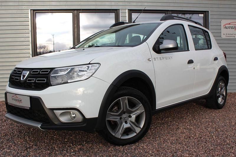 Gebraucht Dacia Sandero Prestige 90 PS (66 kW) 2017 Weiß Limousine