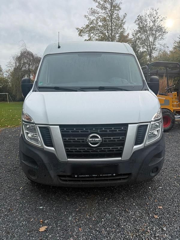 Weiß Gebraucht 2019 Nissan NV400 Comfort Van | 14.500 € (Etwas zu teuer) - Bild 1/4