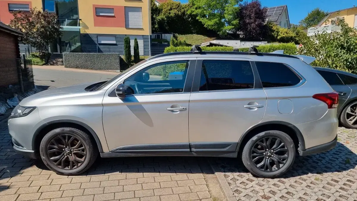 Gebraucht Mitsubishi Outlander Plus 150 PS (110 kW) 2019 Grau SUV
