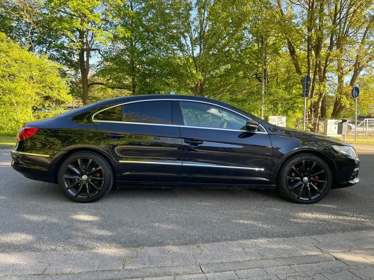 Używany VW CC 200 KM (147 kW) 2009 Czarny Sedan/Limuzyna