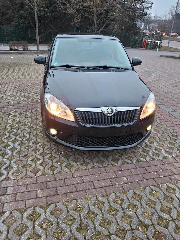 Schwarz Gebraucht 2014 Skoda Fabia Kleinwagen | 4.900 € (Guter Preis) - Bild 1/4