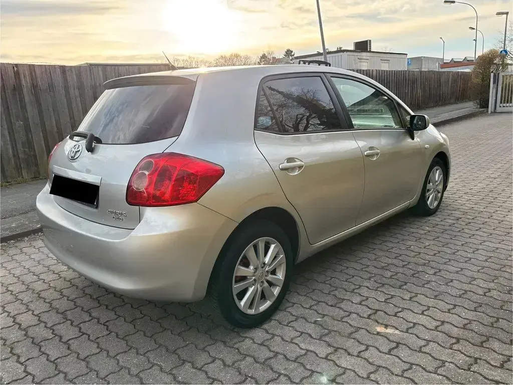 Gebraucht Toyota Auris Executive 126 PS (92 kW) 2008 Silber Kleinwagen
