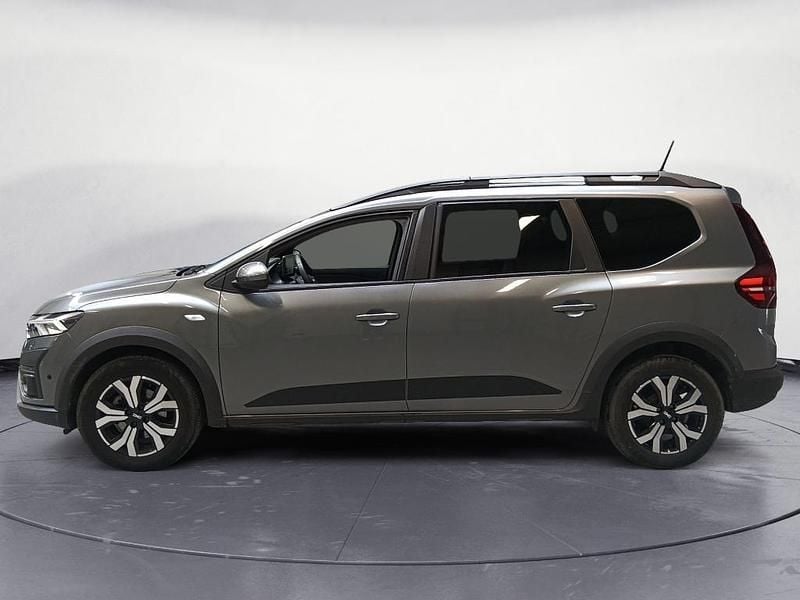 Usata Dacia Jogger Expression 111 CV (81 kW) 2024 Grigio Monovolume