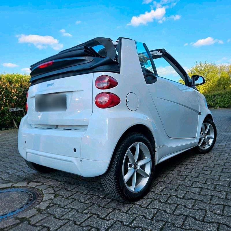 Gebraucht Smart ForTwo Cabrio 84 PS (61 kW) 2011 Weiß Cabrio
