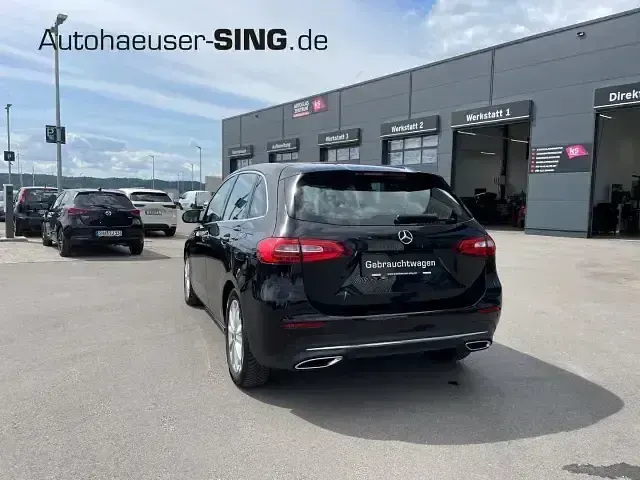 Gebraucht Mercedes B180 Business 136 PS (100 kW) 2020 Schwarz Kleinwagen
