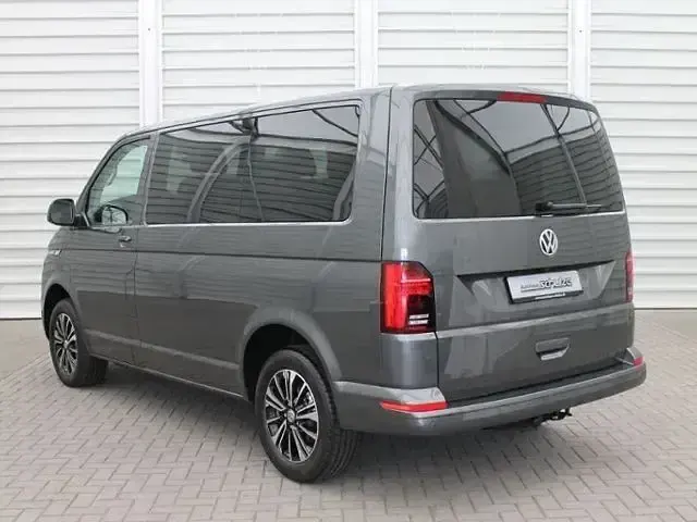 Gebraucht VW Caravelle Comfortline 150 PS (110 kW) 2024 Grau Van