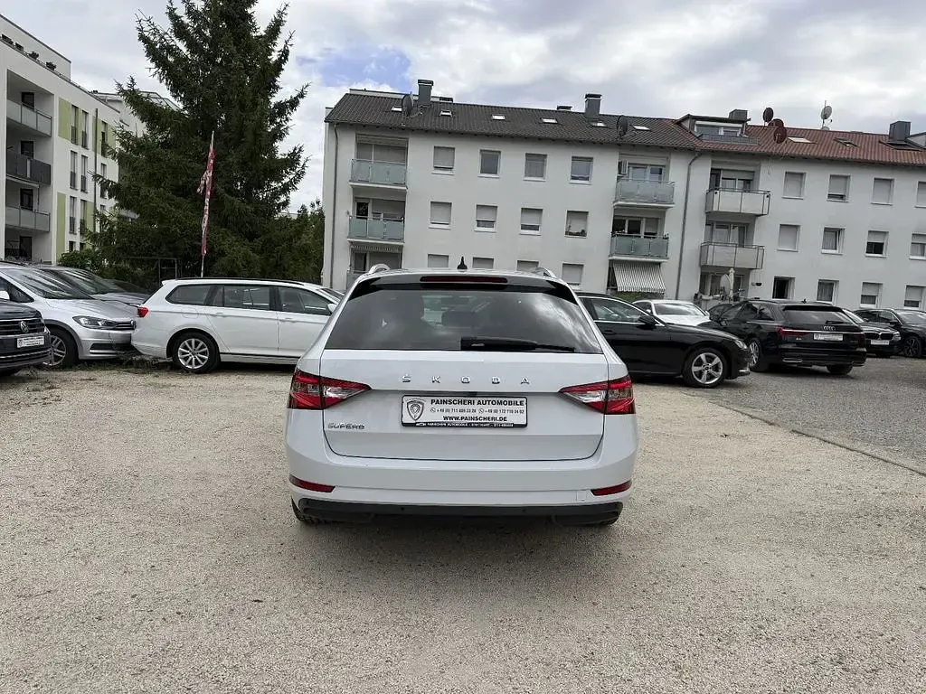 Gebraucht Skoda Superb Ambition 200 PS (147 kW) 2021 Weiß Kombi