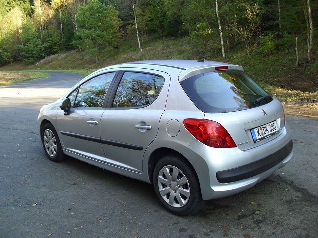 Gebraucht Peugeot 207 Tendance 120 PS (88 kW) 2006 Silber metallic Kleinwagen