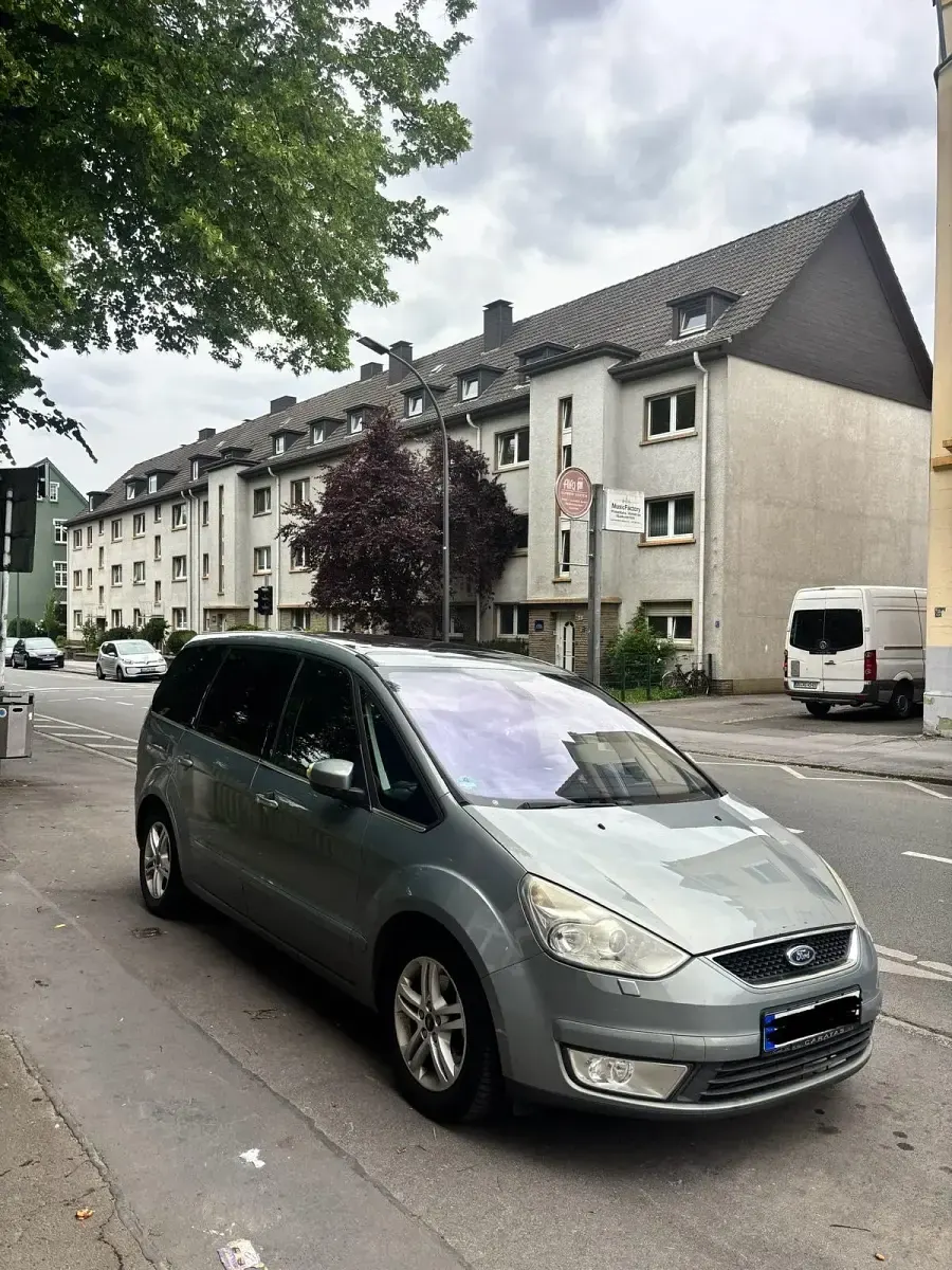 Gebraucht Ford Galaxy Ghia 175 PS (128 kW) 2009 Grau Van / Kleinbus