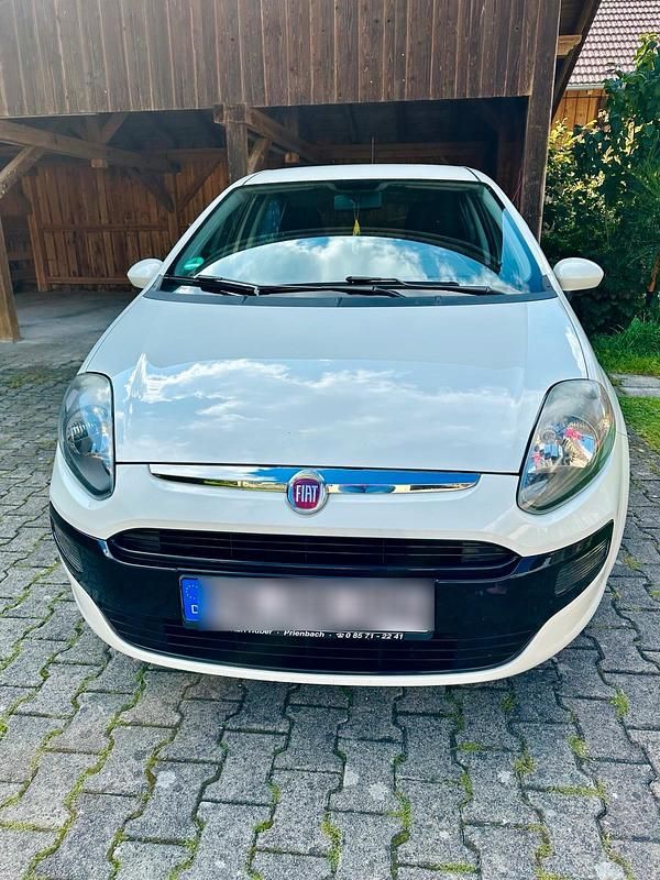 Weiß Gebraucht 2011 Fiat Grande Punto Kleinwagen | 2.900 € (Fairer Preis) - Bild 1/4