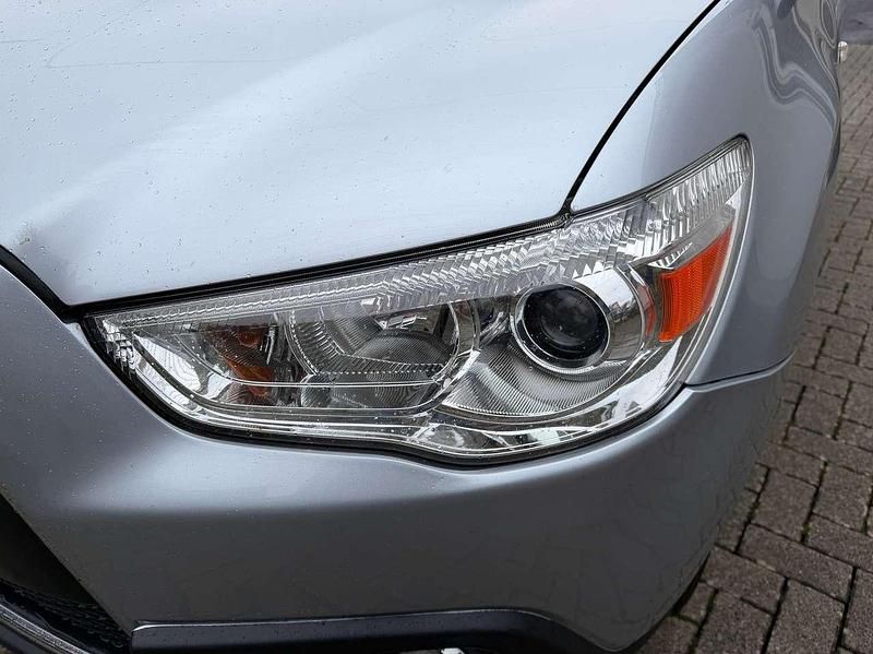 Gebraucht Mitsubishi ASX Invite 150 PS (110 kW) 2012 Coolsilber (m) SUV