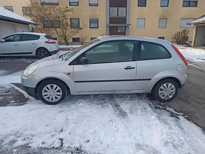 Gebraucht Ford Fiesta 69 PS (50 kW) 2003 Grau Kleinwagen