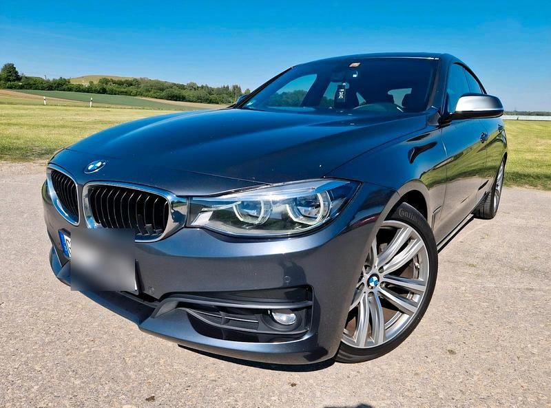 Grau Gebraucht 2018 BMW 320 Gran Turismo Shadowline Limousine | 17.400 € (Guter Preis) - Bild 1/4