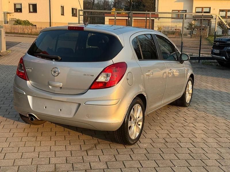 Gebraucht Opel Corsa 69 PS (50 kW) 2012 Silber Kleinwagen
