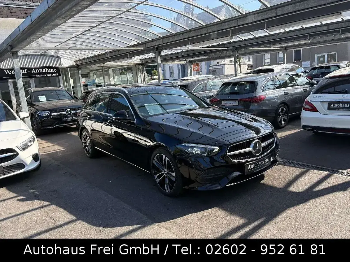 Gebraucht Mercedes C200 Avantgarde 186 PS (136 kW) 2023 Schwarz Limousine