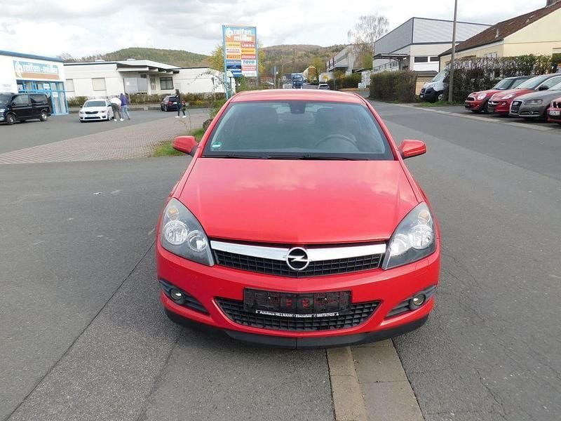 Gebraucht Opel Astra GTC Edition 105 PS (77 kW) 2008 Rot Limousine