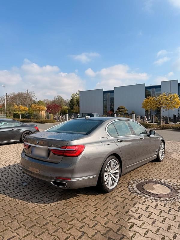 Second-hand BMW 730 Executive 2016 Gri Berlinǎ