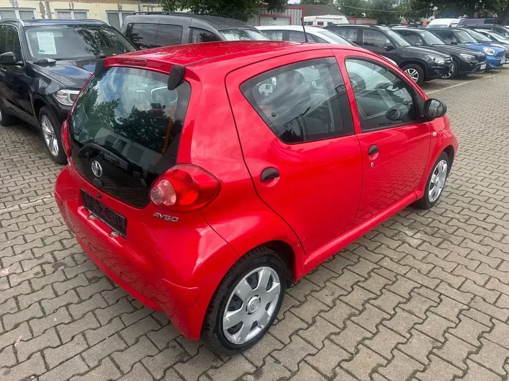 Gebraucht Toyota Aygo Basis 68 PS (50 kW) 2009 Rot Kleinwagen