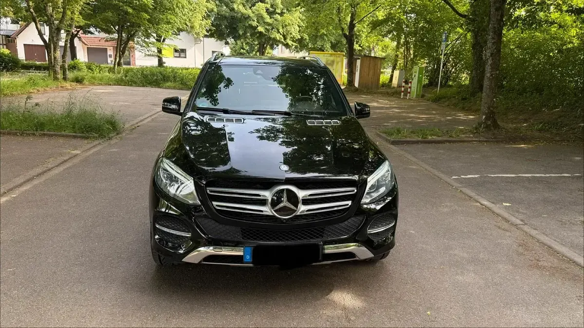 Gebraucht Mercedes GLE250 204 PS (150 kW) 2017 Schwarz SUV