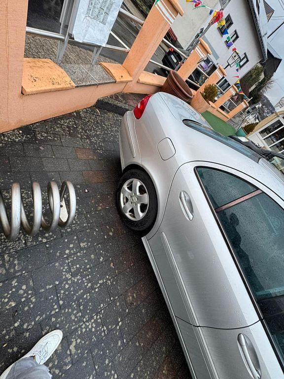 Gebraucht Mercedes E320 Avantgarde 224 PS (164 kW) 2002 Silber Limousine