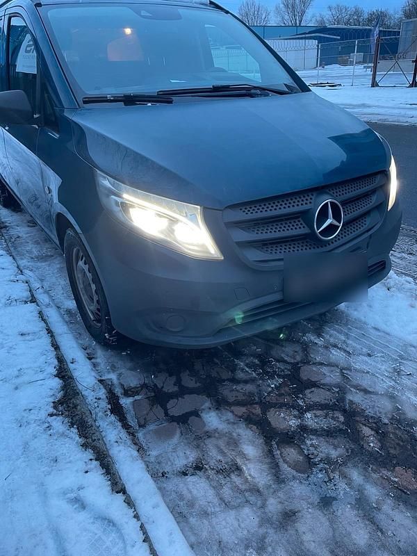 Gebraucht Mercedes Vito 163 PS (119 kW) 2017 Blau Van