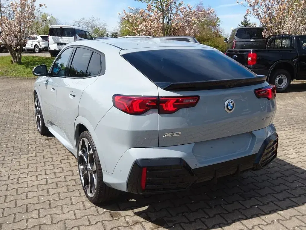 Neu BMW X2 M Sport 156 PS (114 kW) 2025 Grau SUV