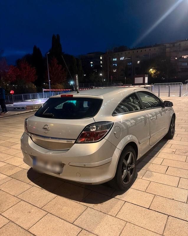 Gebraucht Opel Astra 90 PS (66 kW) 2008 Andere farben Coupé