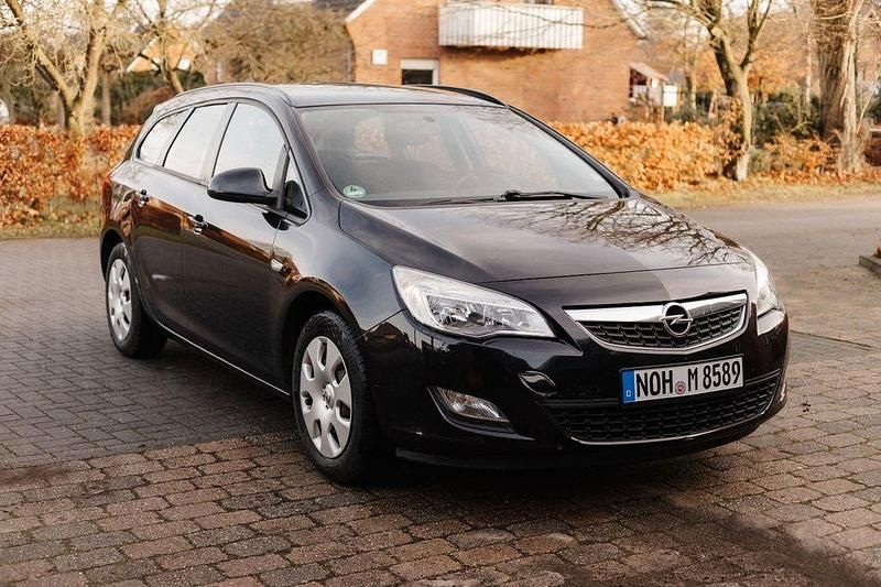 Gebraucht Opel Astra Eco 95 PS (69 kW) 2011 Schwarz Kombi