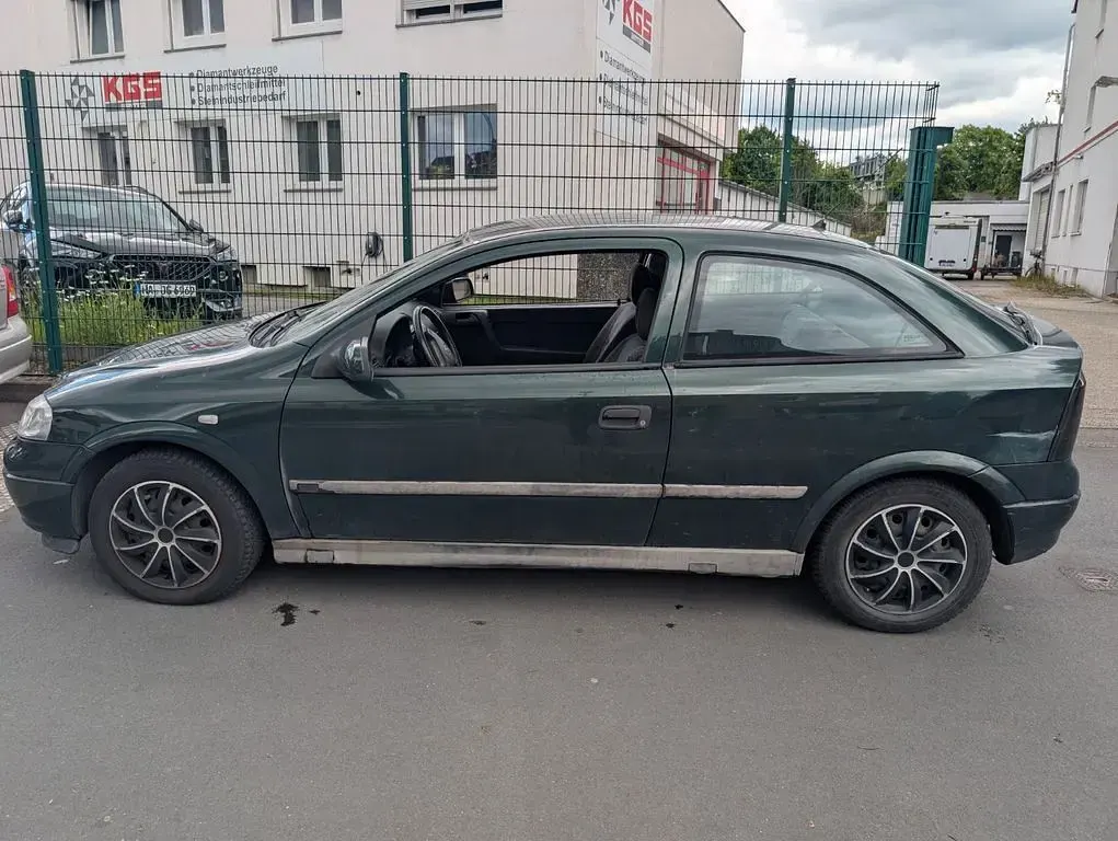 Gebraucht Opel Astra 101 PS (74 kW) 1998 Limousine