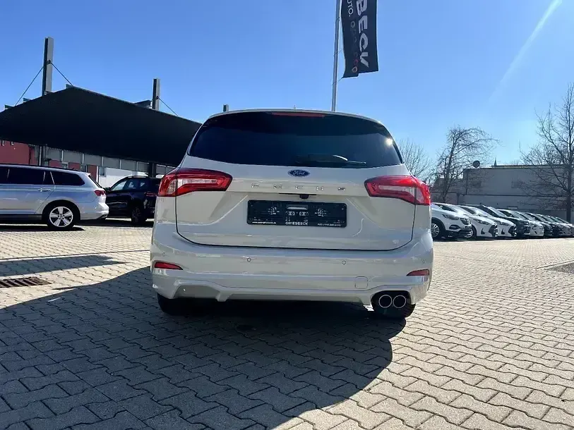 Używany Ford Focus ST-Line 155 KM (114 kW) 2021 Biały Kombi