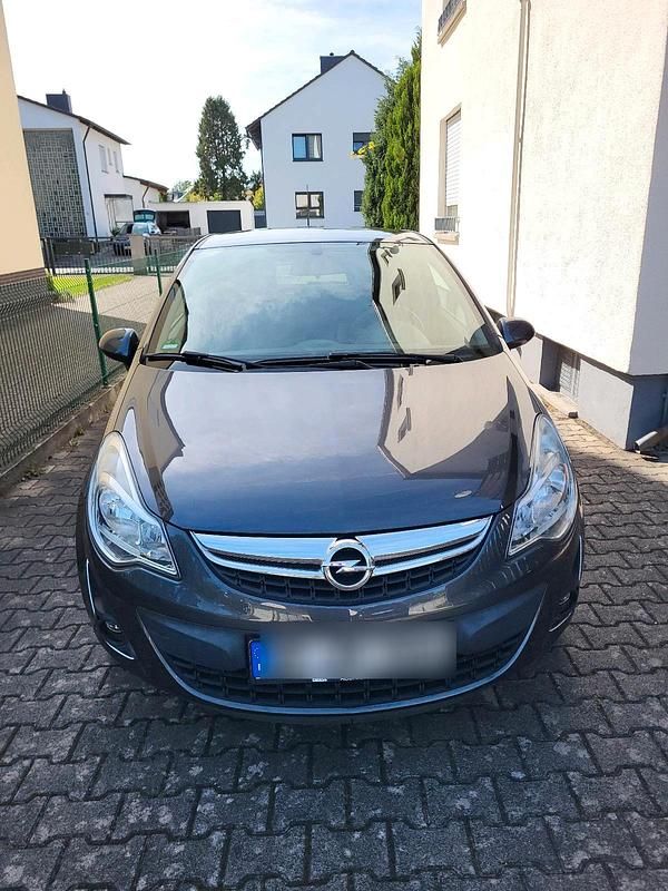 Grau Gebraucht 2012 Opel Corsa Kleinwagen | 5.500 € (Etwas zu teuer) - Bild 1/4