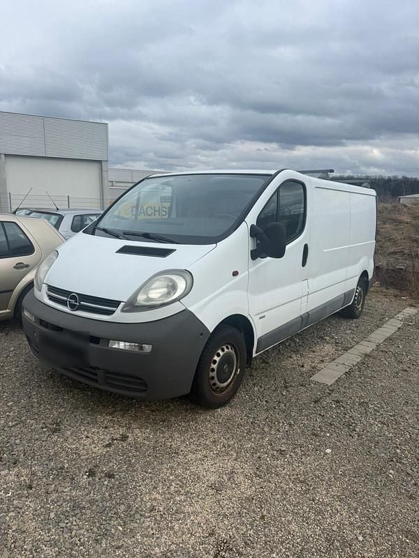 Gebraucht Opel Vivaro 100 PS (73 kW) 2002 Weiß Van / Kleinbus