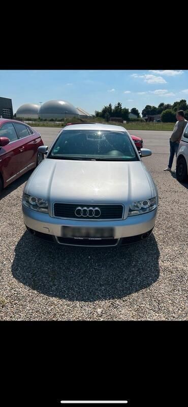 Silber Gebraucht 2001 Audi A4 Limousine | 1.100 € (Fairer Preis) - Bild 1/4