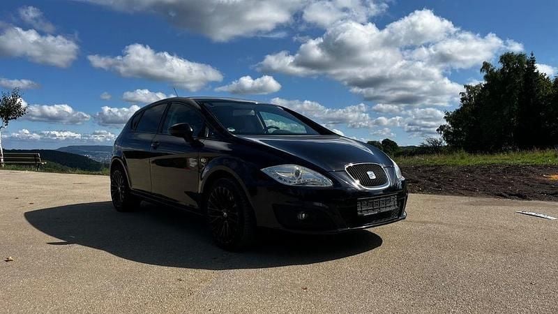 Usata Seat Leon Style 125 CV (91 kW) 2012 Nero Berlina