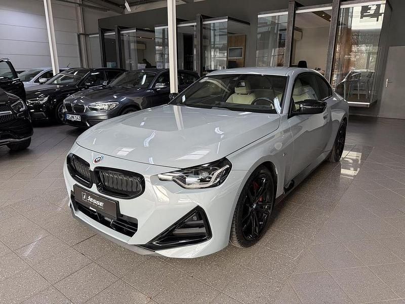 Brooklyn grau metallic (metallic) Gebraucht 2023 BMW M240 M Sport Coupé | 44.990 € (Fairer Preis) - Bild 1/4