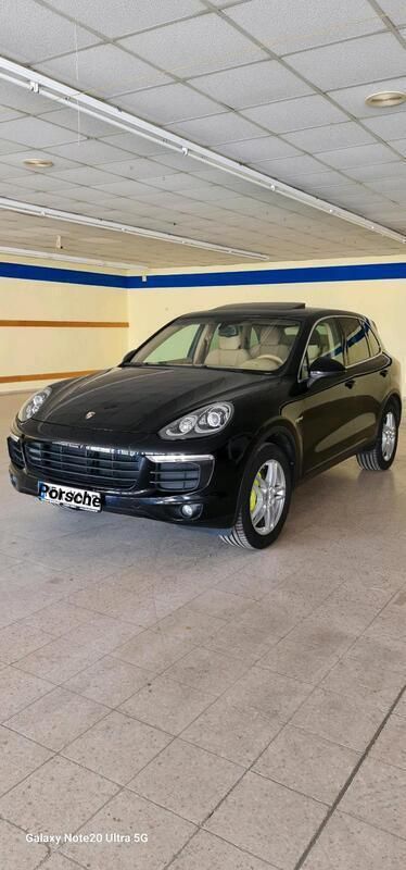 Blau Gebraucht 2015 Porsche Cayenne S E-Hybrid SUV | 31.900 € (Fairer Preis) - Bild 1/4